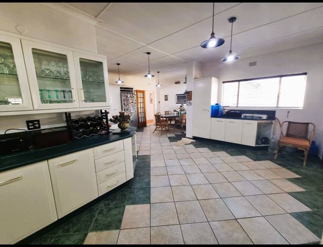 5 BEDROOM HOUSE FOR SALE IN ARCON PARK